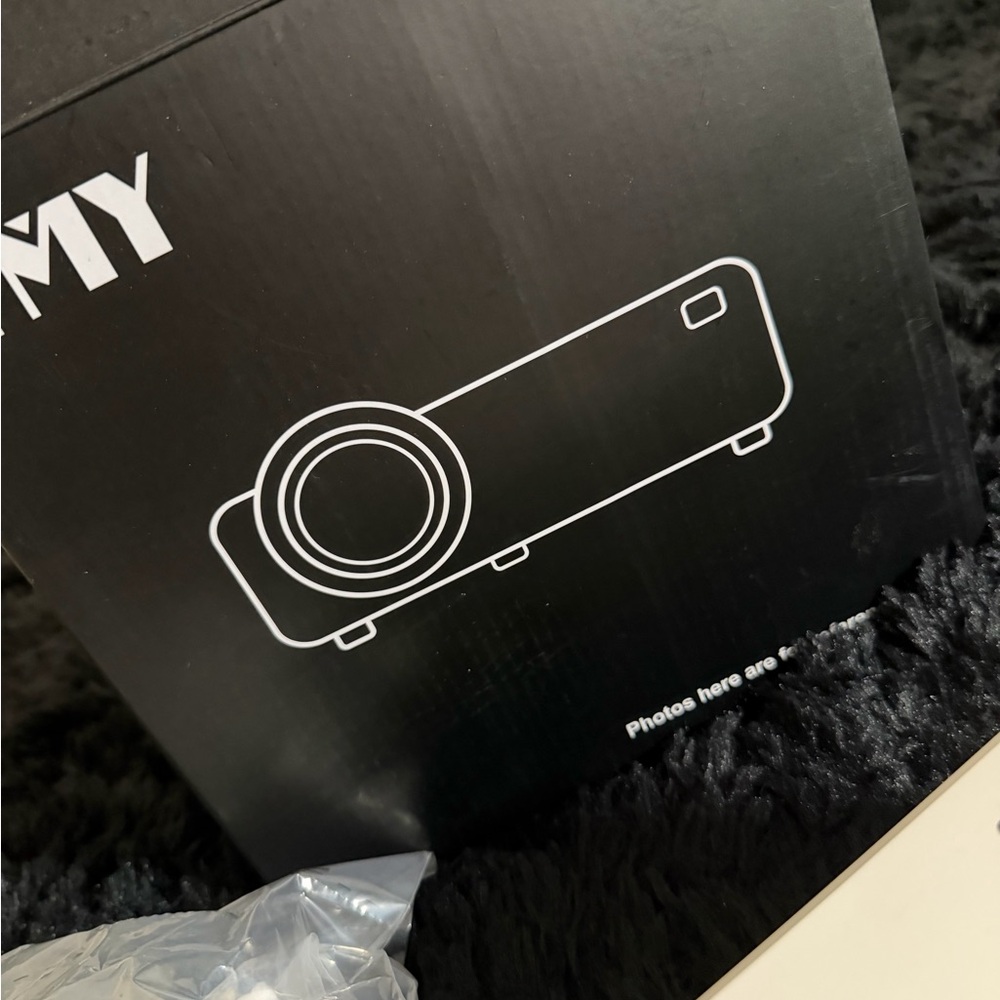 Compact White Mini Projector with Simple Projection Screen - Picture 4 of 5